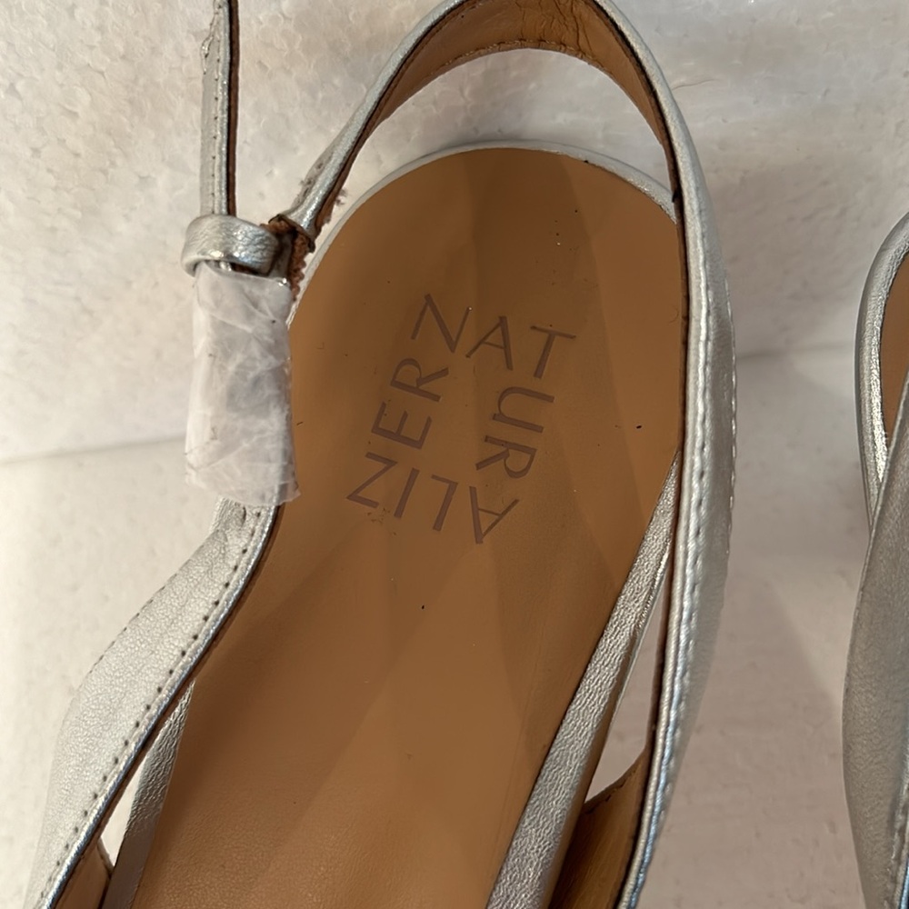 New Naturalizer DALARY SLINGBACK PUMP in Silver Leather, sz 12M - Picture 3 of 8